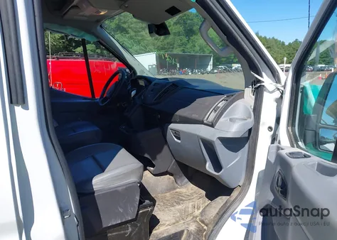 2019 Ford Transit-250 z USA, uszkodzony, nr VIN 1FTYR2DM4KKB53313